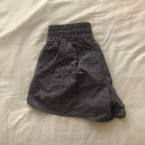 Lululemon Tracker Shorts V 4”